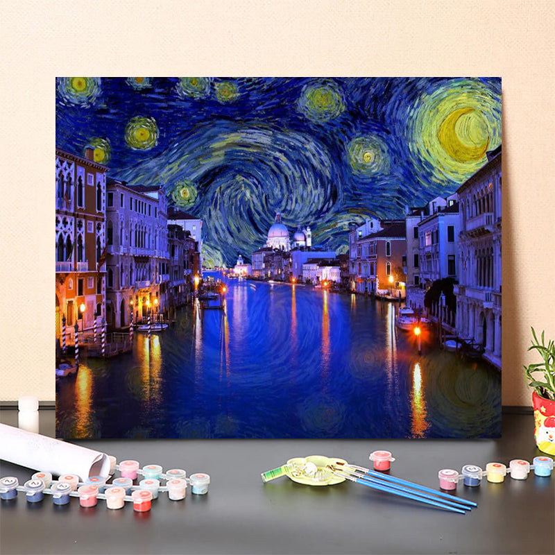 Venecia río bajo el cielo nocturno